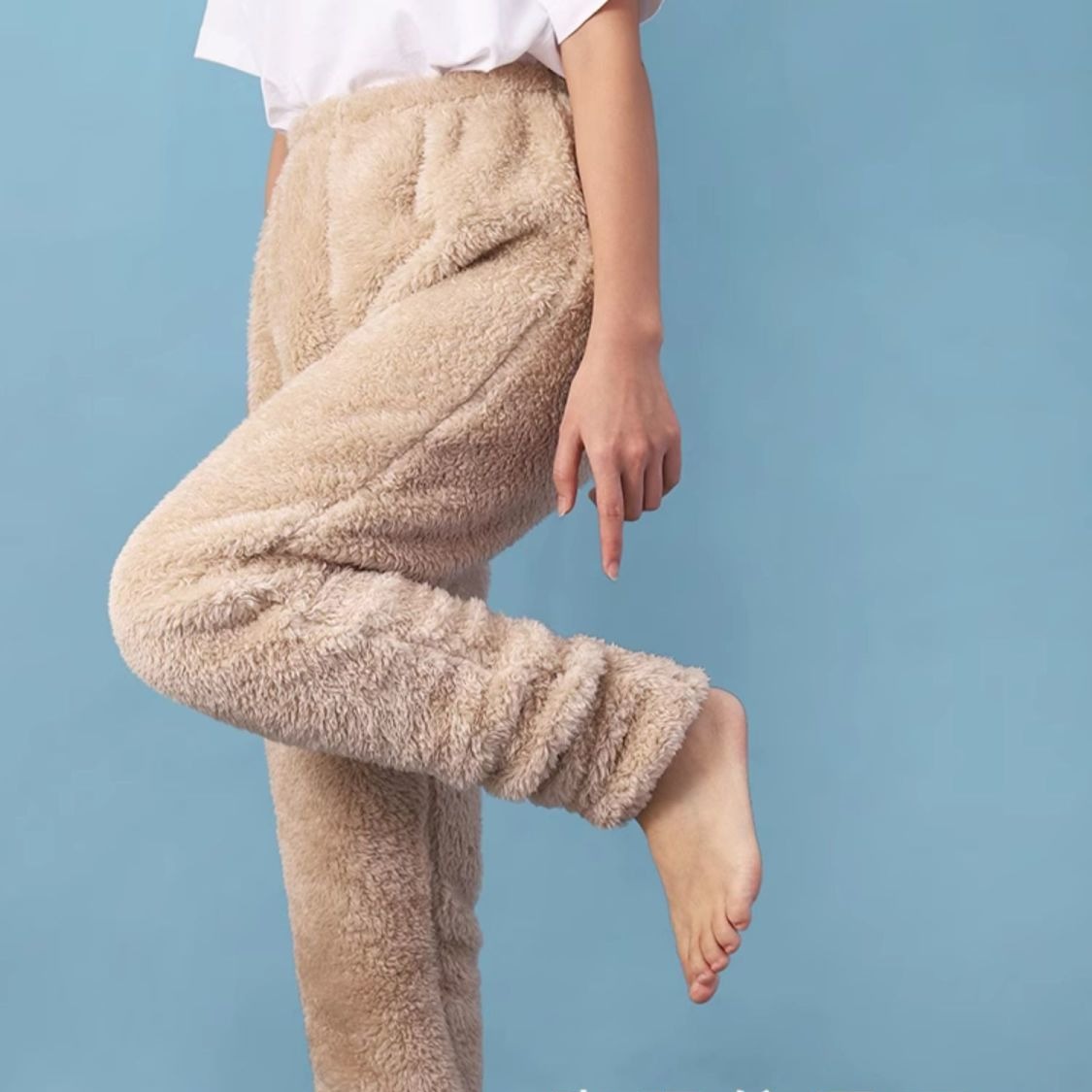 Woman wearing Cloud Legs fleece leggings
