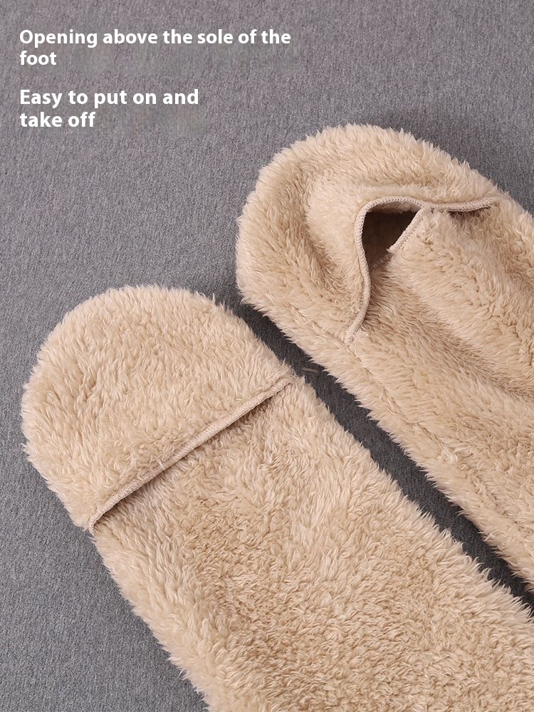 Foot opening above the sole for easy on and off